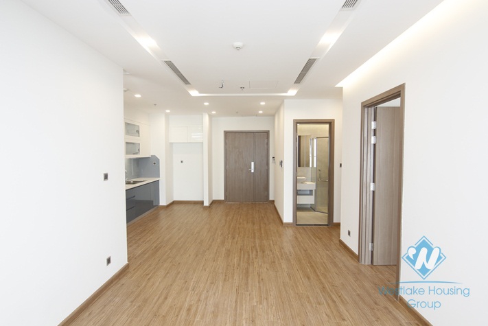 Unfurnished two bedrooms apartment for rent in Vinhome Metropolis, Ba Dinh district, Ha Noi